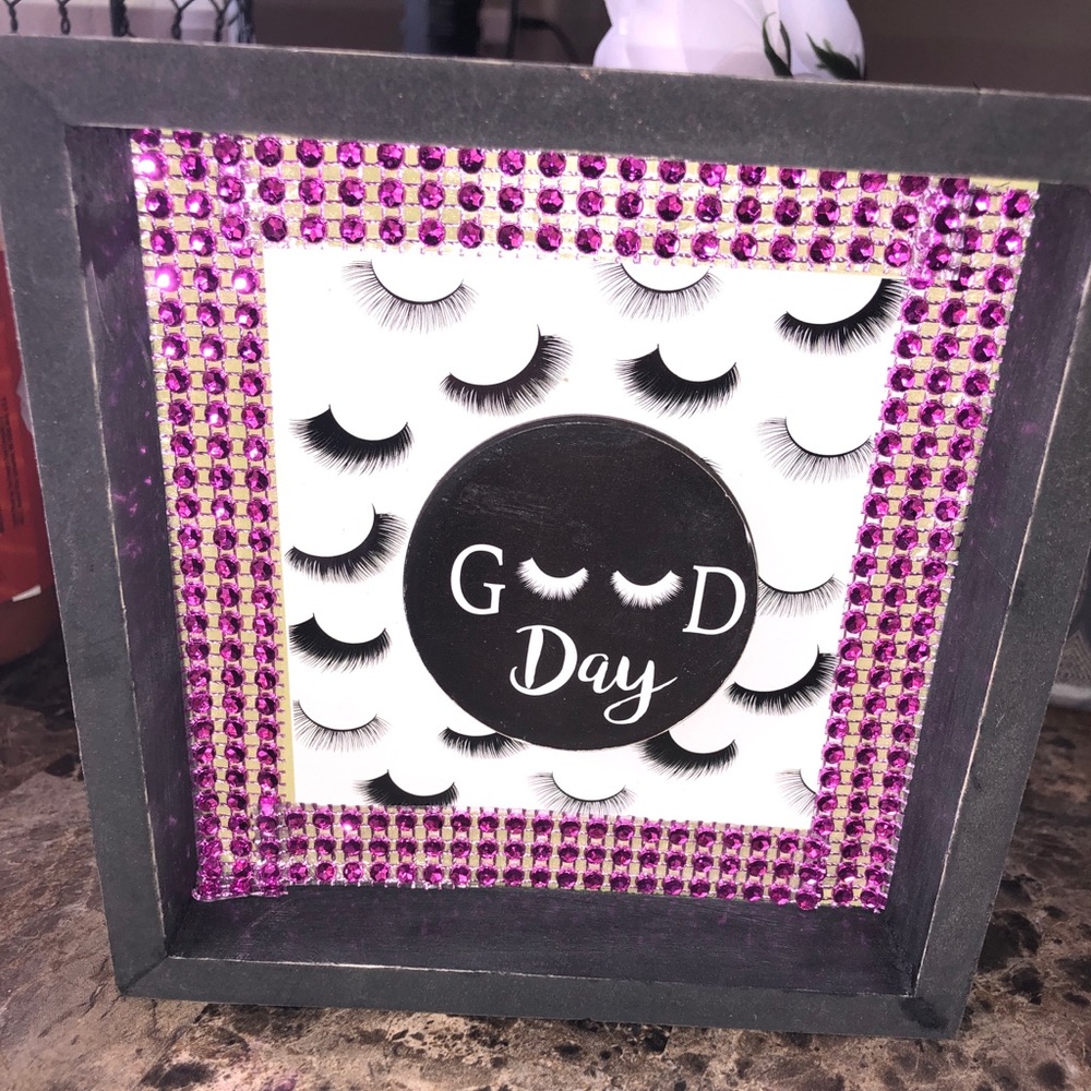 Rustic lash decor